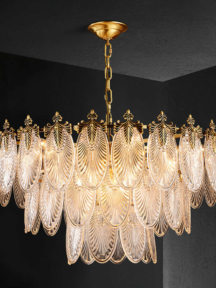 真鍮の葉のシャンデリア