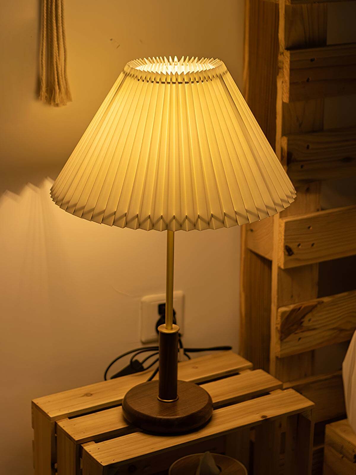プリーツ木製テーブルランプ
